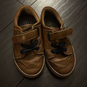 Cat & Jack tan faux leather dress shoes size 9 EUC
